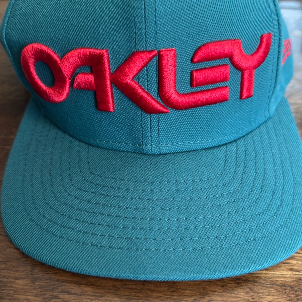 Oakley Cap